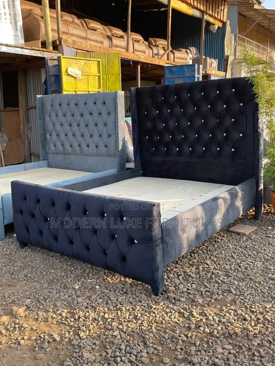 5/6 Tufted Bed