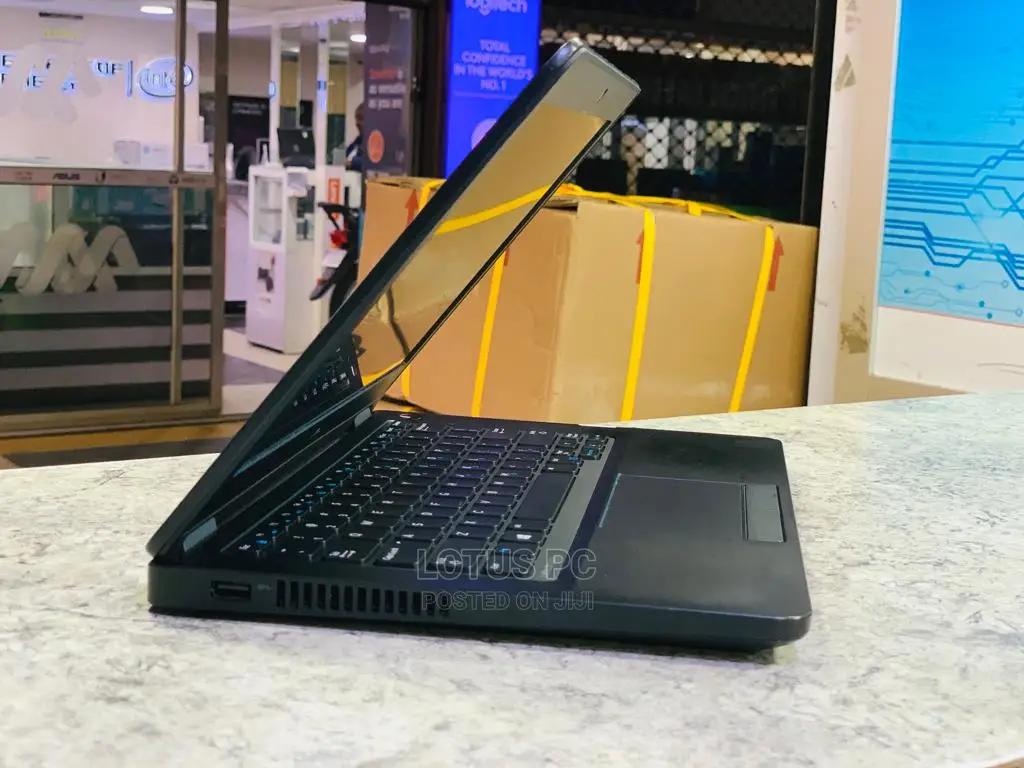 Laptop Dell Latitude 12 E5270 8GB Intel Core I5 SSD 256GB
