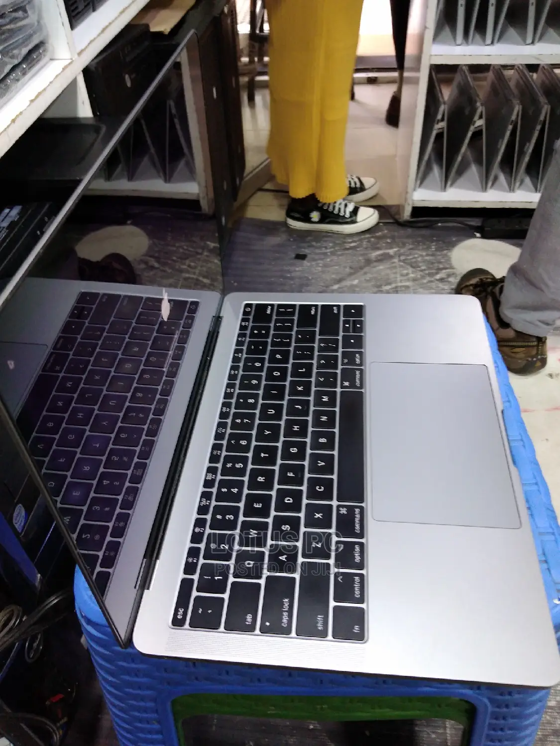 Laptop Apple MacBook Pro 2017 16GB Intel Core I5 SSD 256GB