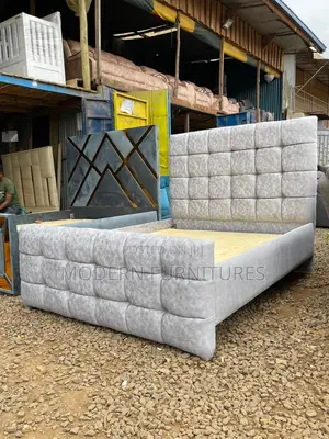 5/6 Tufted Bed