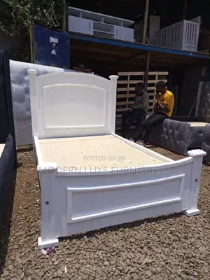 4/6 Wooden Bed