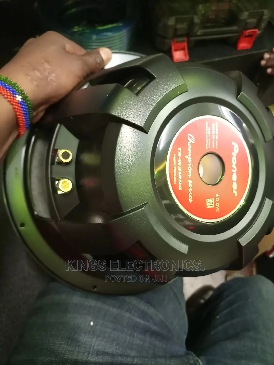Pioneer 312d4 1600watts Double Coiled.