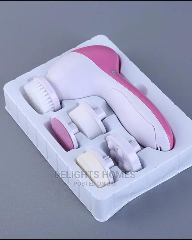 Facial Set* - thumbnail 2