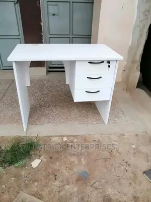 Manicure Desk 1 Mtr
