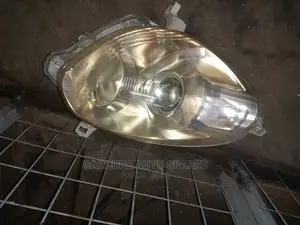 Toyota Passo Headlight With Focus