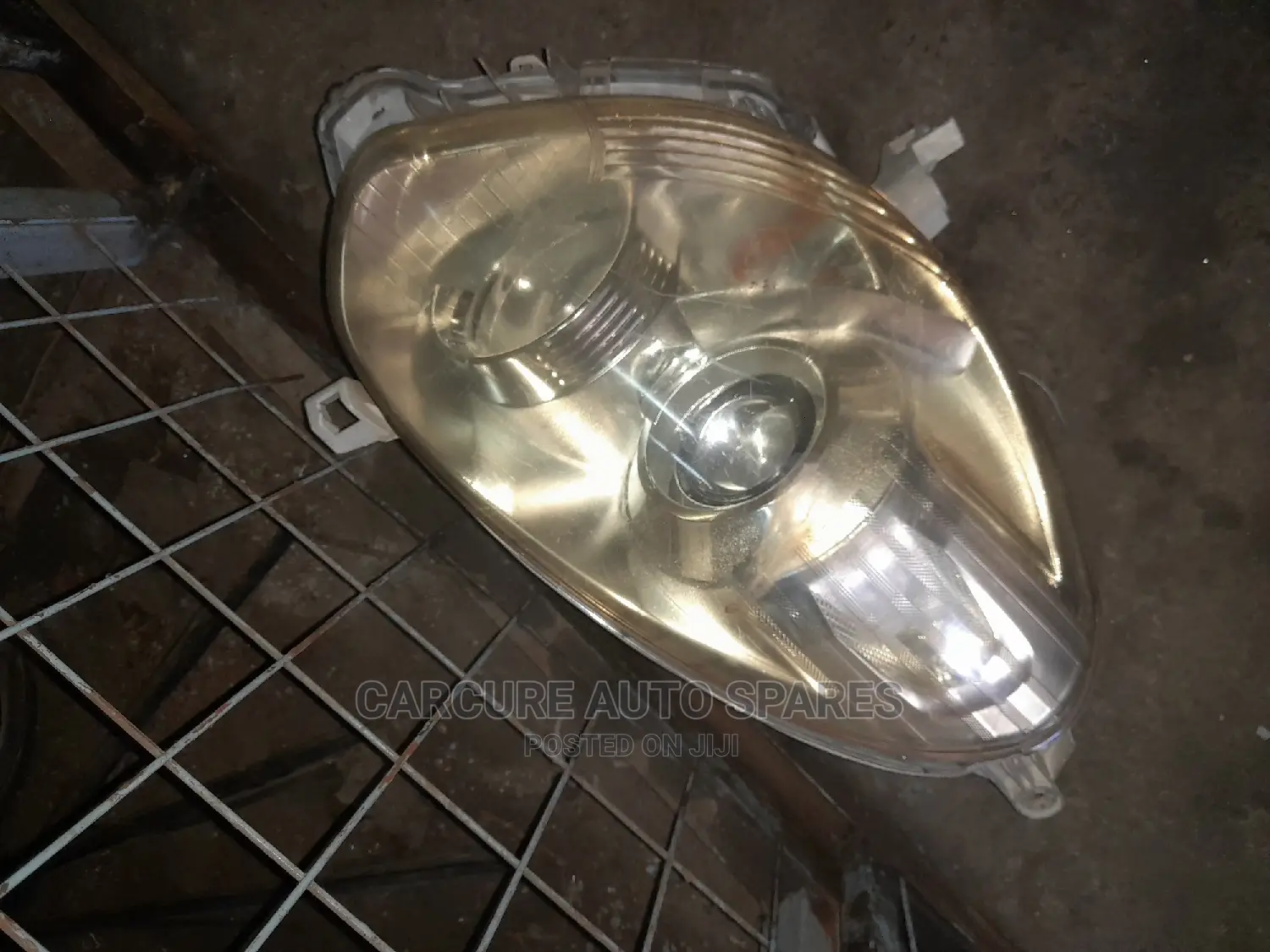Toyota Passo Headlight With Focus