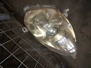 Toyota Passo Headlight With Focus