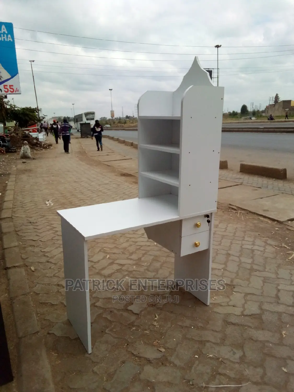 Morden Manicure Desk With Stand Shelf