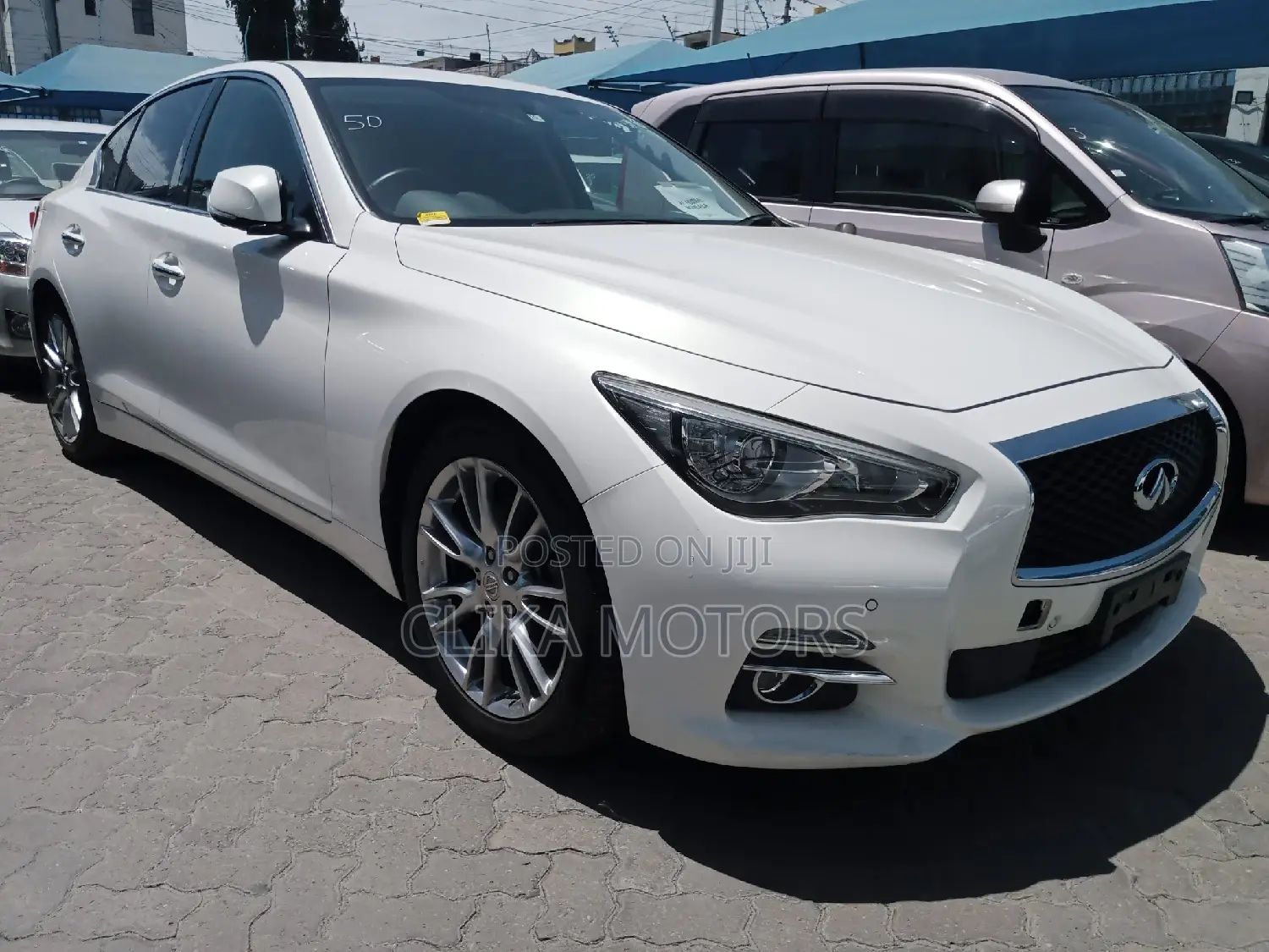 Nissan Skyline 2016 White