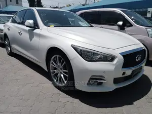 Nissan Skyline 2016 White