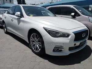 Nissan Skyline 2016 White
