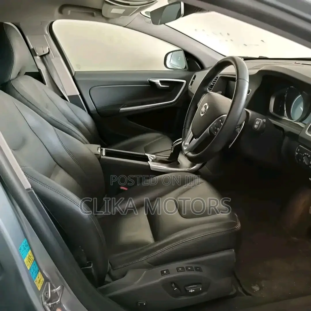Volvo V60 2016 Gray