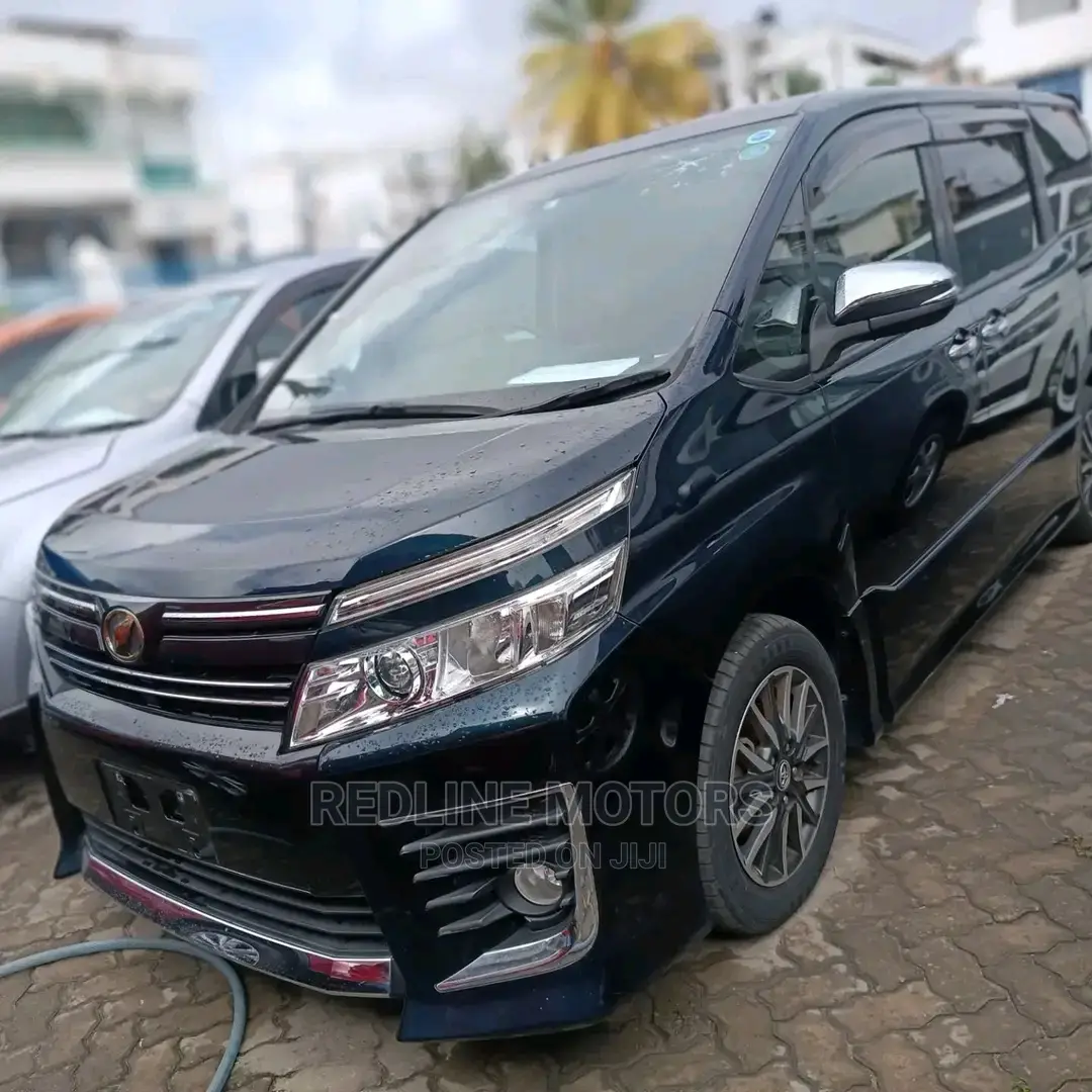 Toyota Voxy 2016 Black