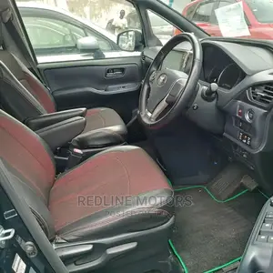 Toyota Voxy 2016 Black