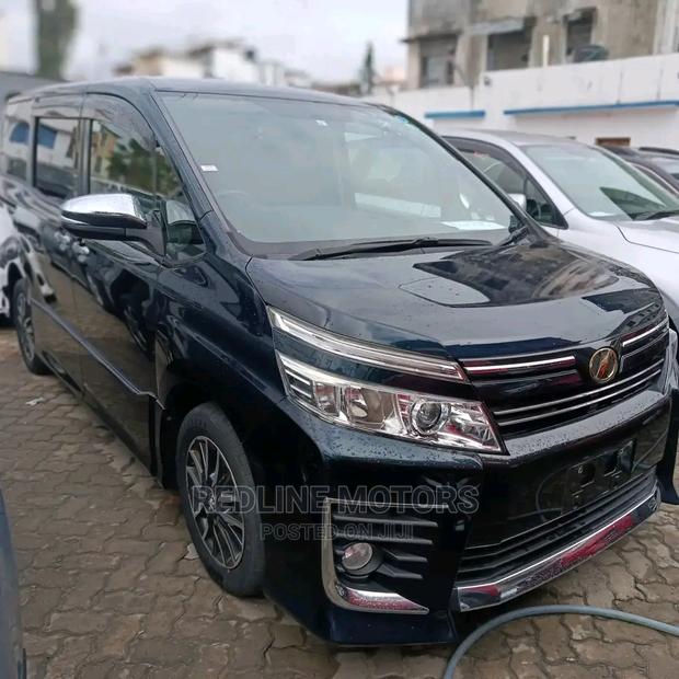 Toyota Voxy 2016 Black - thumbnail 2