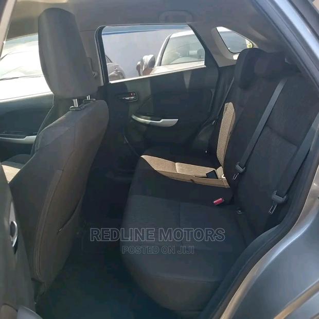 Suzuki Baleno 2016 Gray - thumbnail 2