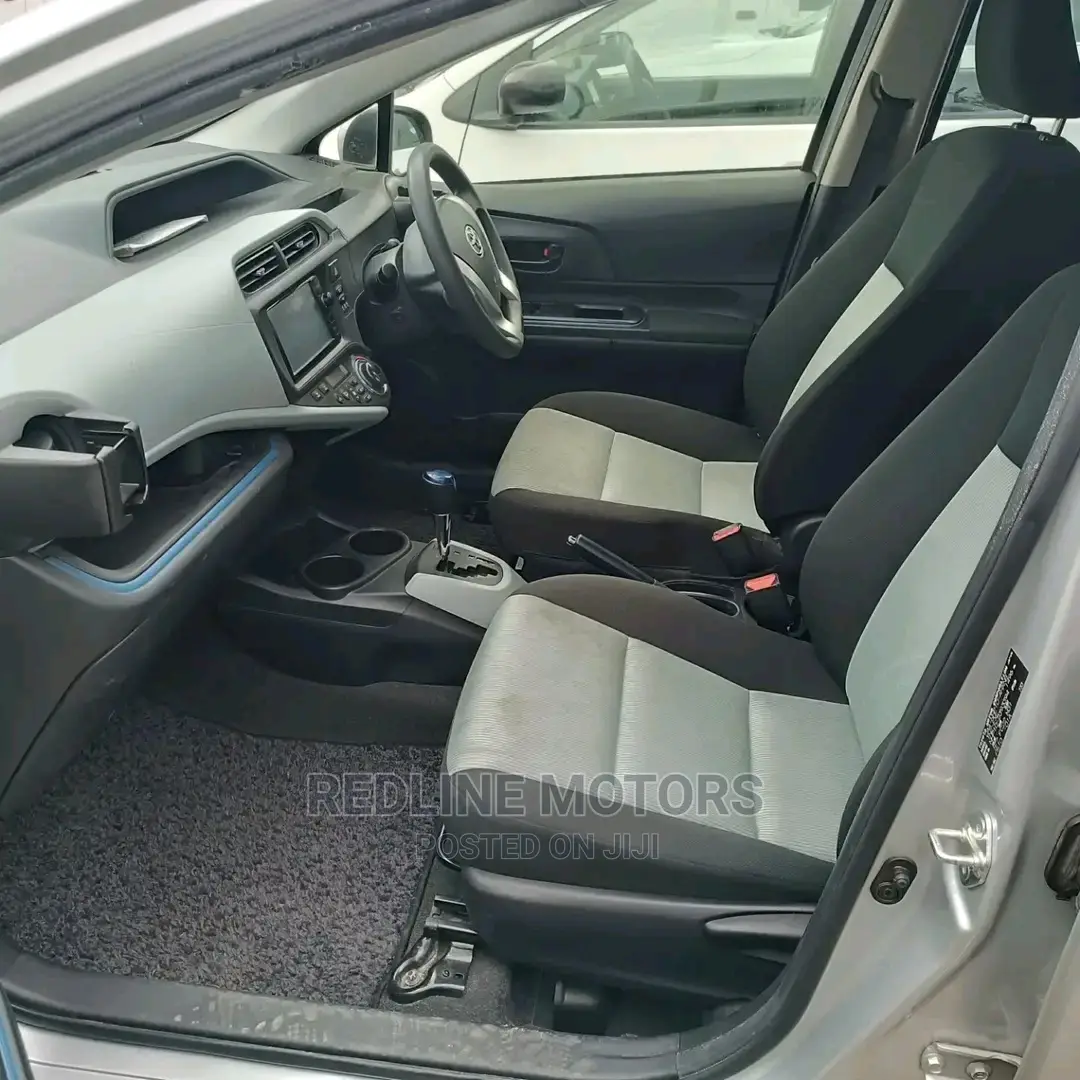 Toyota Aqua 2016 Silver