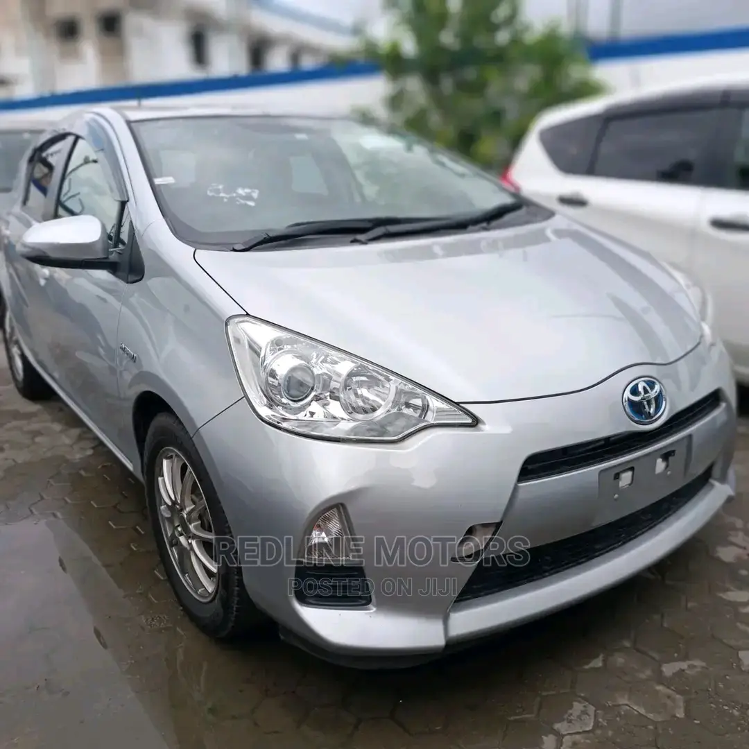 Toyota Aqua 2016 Silver