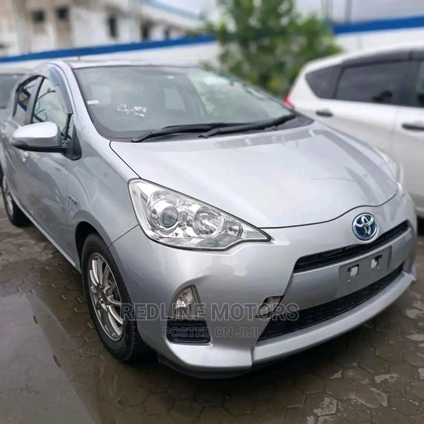 Toyota Aqua 2016 Silver - thumbnail 4