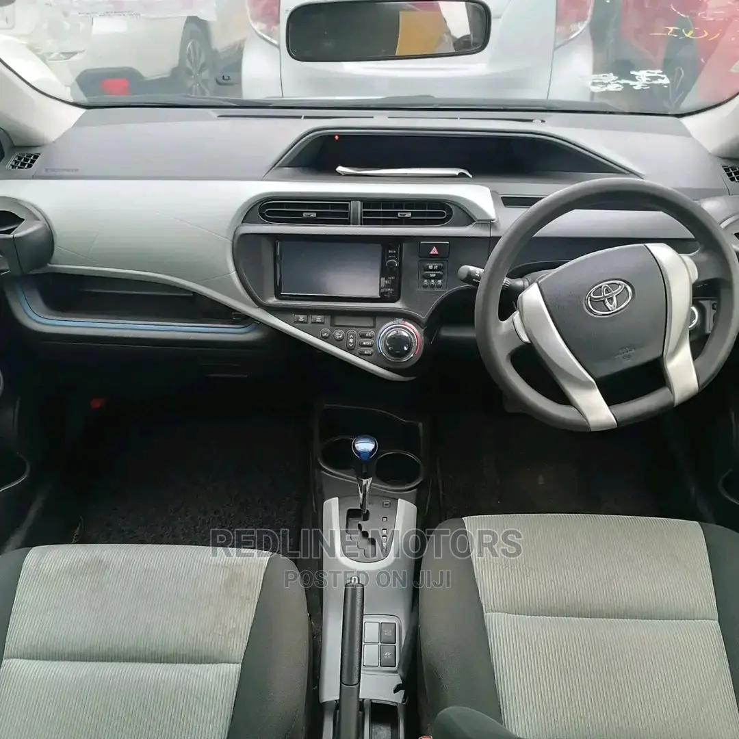 Toyota Aqua 2016 Silver