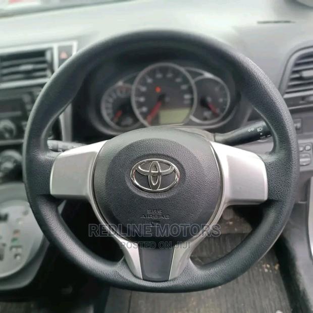 Toyota Ractis 2016 Silver - thumbnail 2