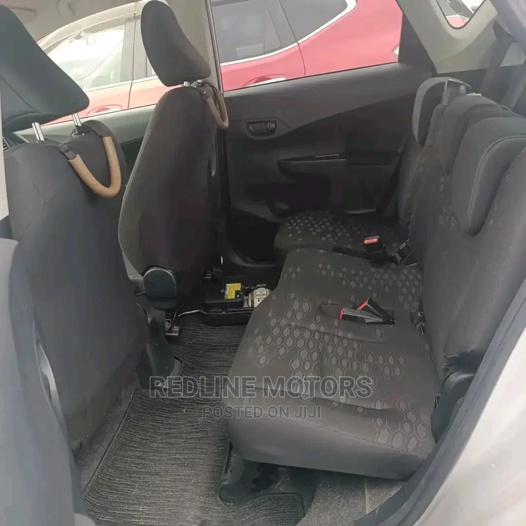 Toyota Ractis 2016 Silver