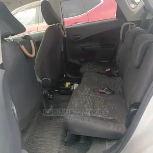 Toyota Ractis 2016 Silver
