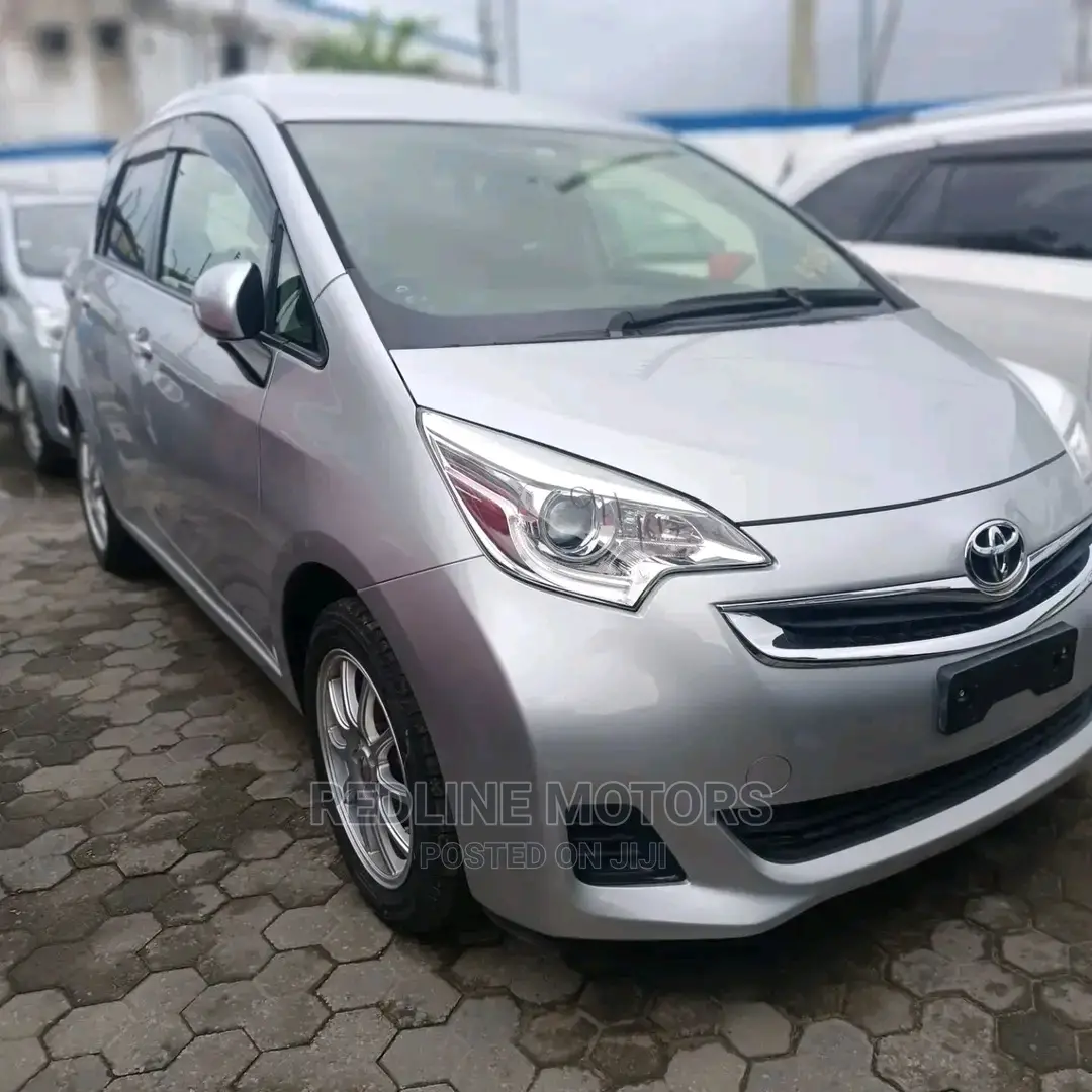 Toyota Ractis 2016 Silver