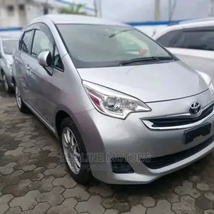 Toyota Ractis 2016 Silver