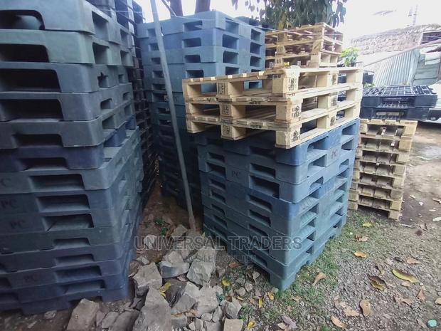 Pallets All Sizes. - main view
