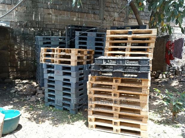 Pallets - Wooden Plastic Pallets - main view
