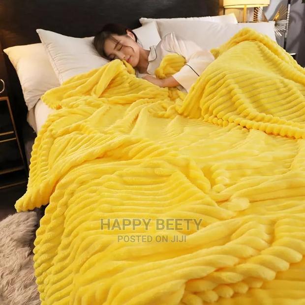 #Cozy Fleece Throw Blanket - thumbnail 3