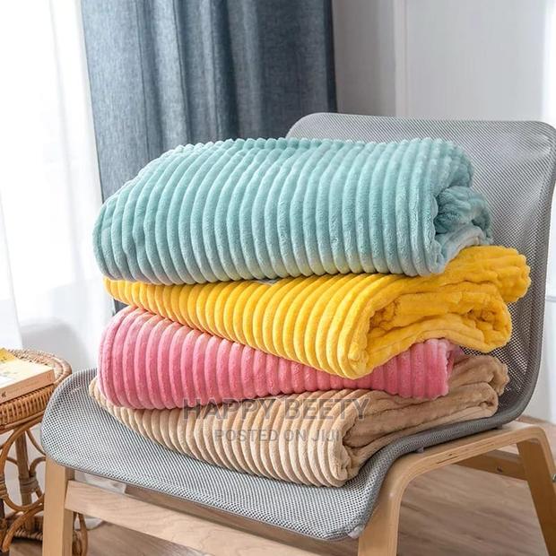 #Cozy Fleece Throw Blanket - thumbnail 2