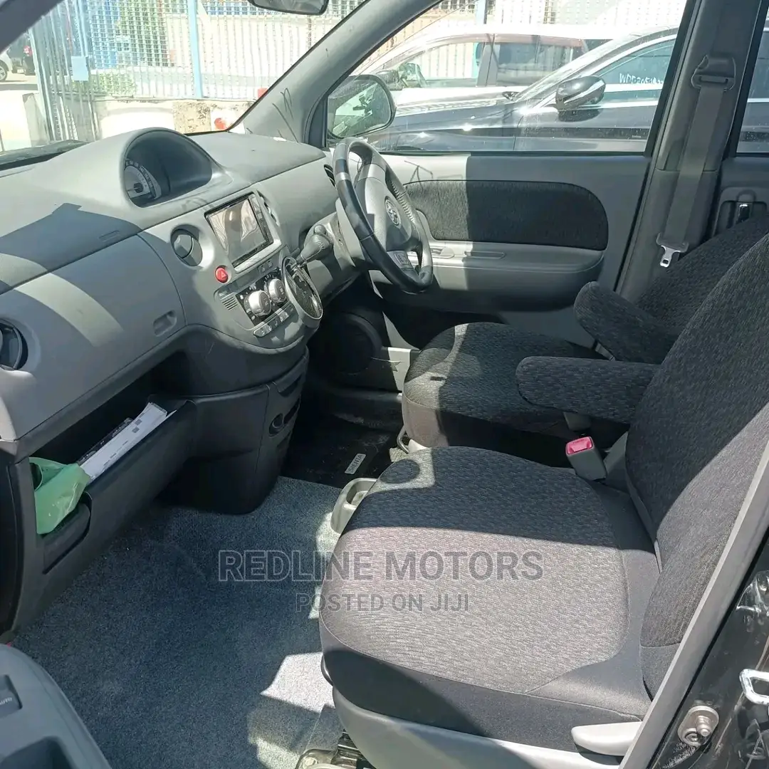 Toyota Passo 2016 Red