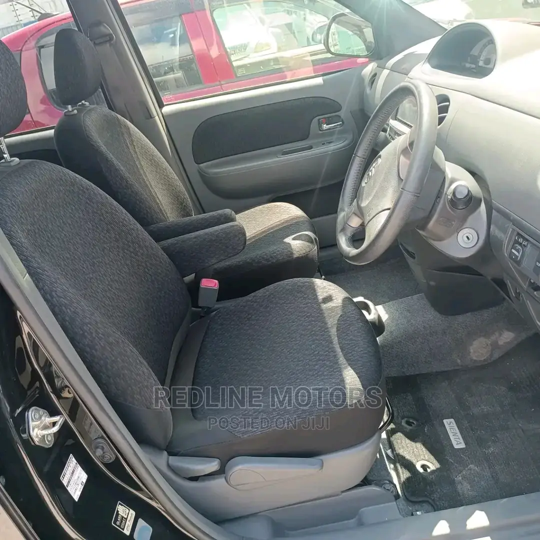 Toyota Passo 2016 Red