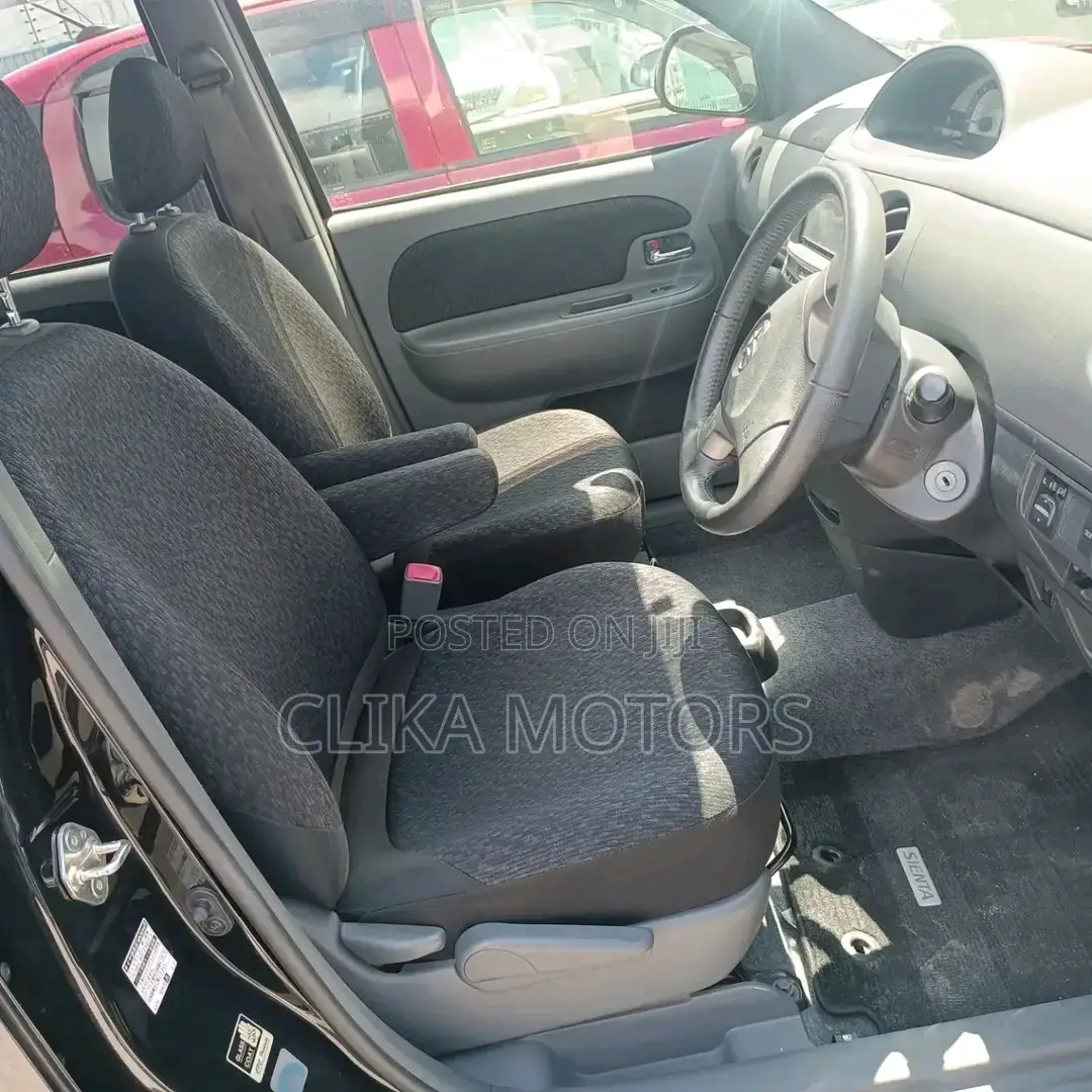 Toyota Passo 2016 Red