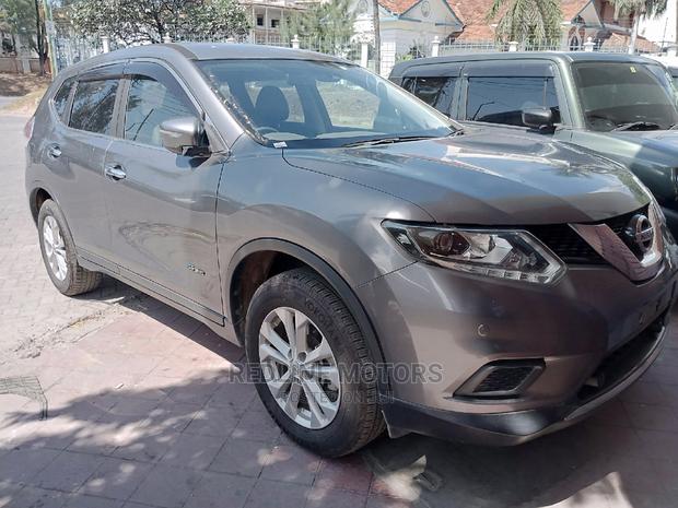 Nissan X-Trail 2016 Gray