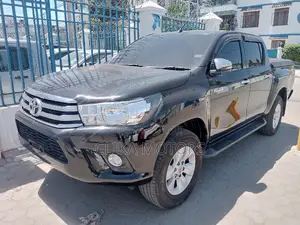 Toyota Hilux 2016 Black