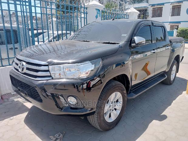 Toyota Hilux 2016 Black