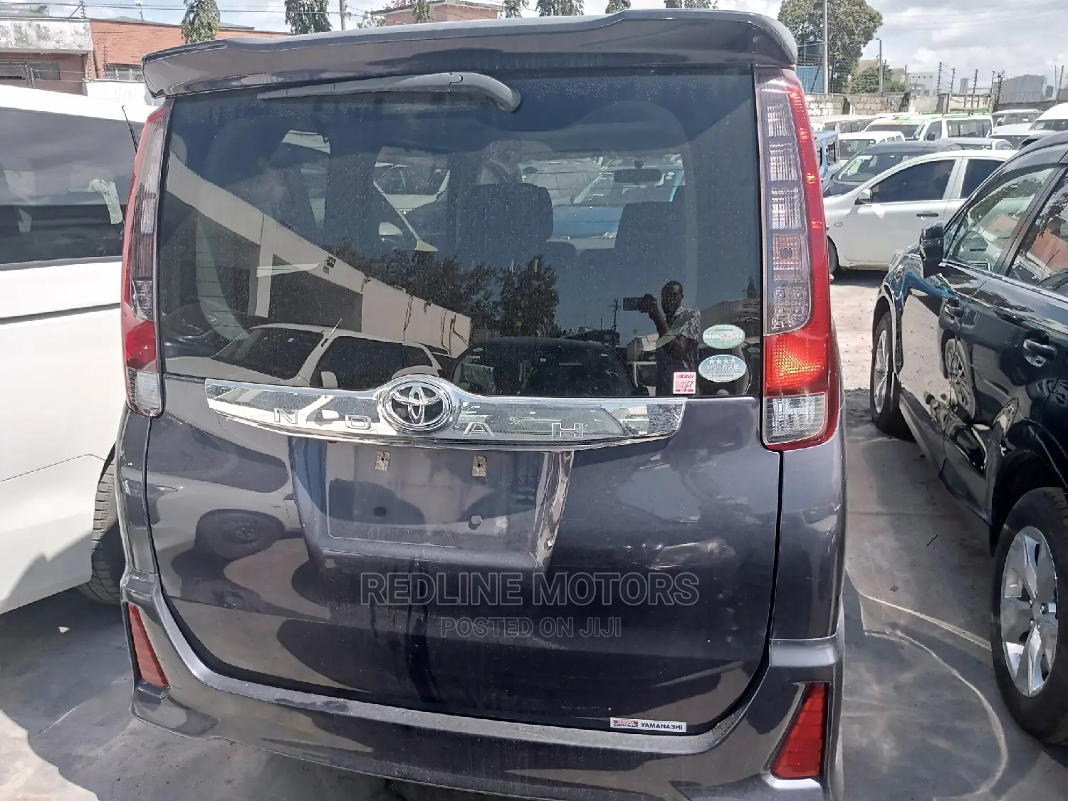 Toyota Noah 2016 Gray