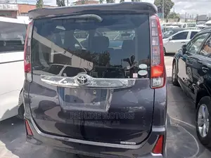 Toyota Noah 2016 Gray