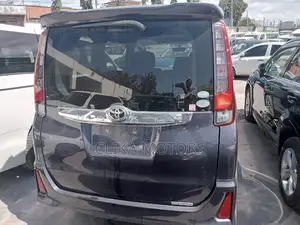 Toyota Noah 2016 Gray