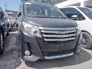 Toyota Noah 2016 Gray