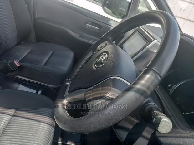 Toyota Noah 2016 Gray - thumbnail 3