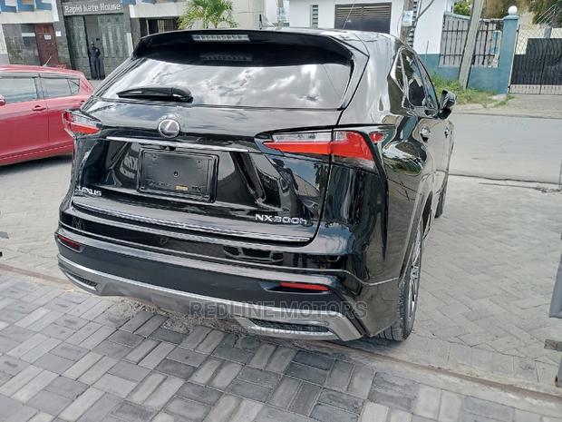 Lexus NX 300h 2016 Black - thumbnail 6