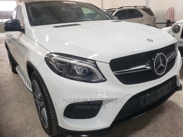 Mercedes-Benz GLE-Class 2017 White - main view