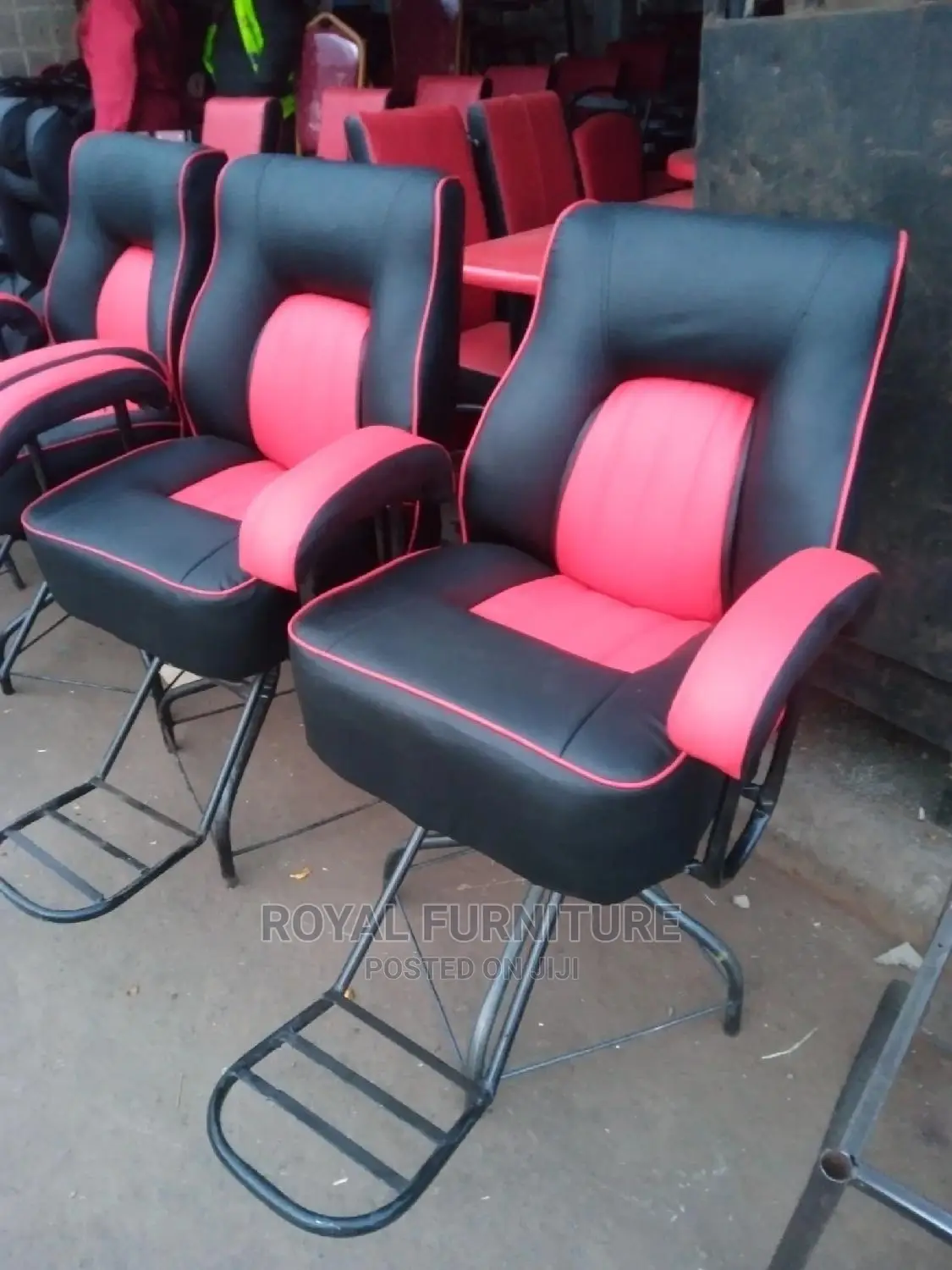 Simple Kinyozi Seats