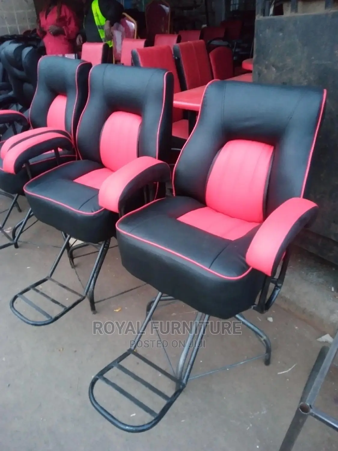 Simple Kinyozi Seats