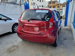 Nissan Note 2015 Red