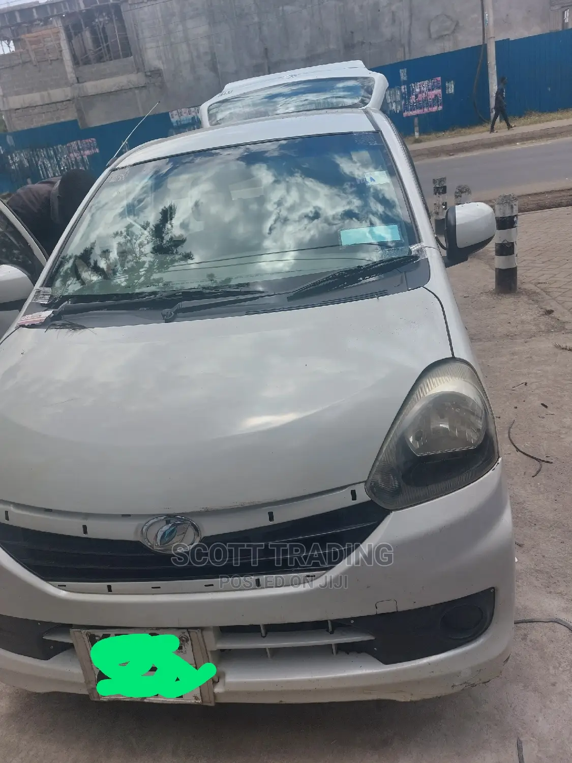 Diahatsu Mira Windshields